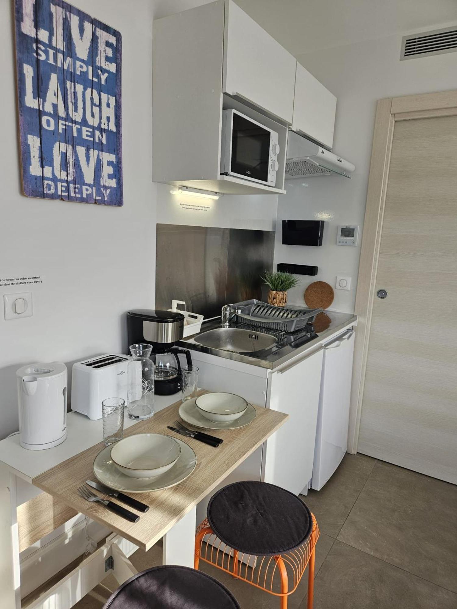 Twenty Rent Hotel Cagnes-sur-Mer Ngoại thất bức ảnh